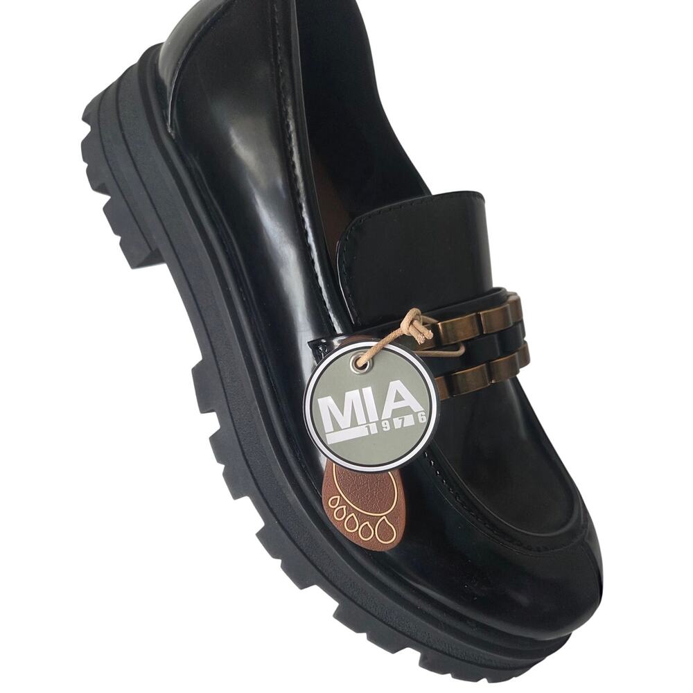 NEW Mia Gabina Black Patent Leather Loafer Womens 9 Chunky Lug Sole Gold Bit